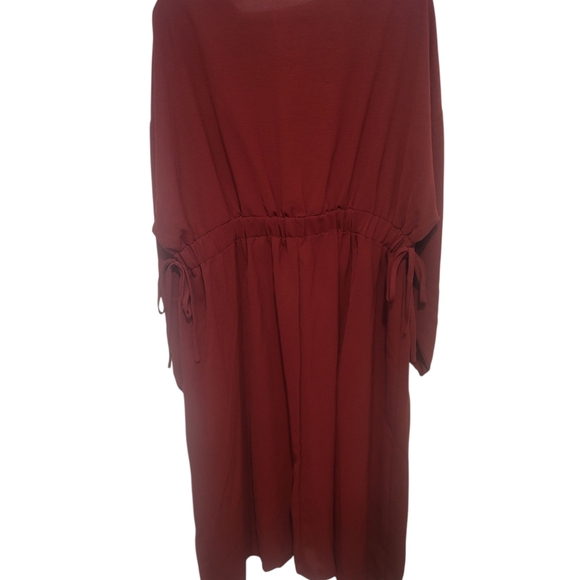 Elegant Red Dress - Picture 2 of 2